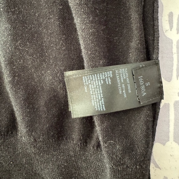 Allsaints tunic top open sholders 100% silk front and 55 cotton/45 rayon. Size S - Picture 5 of 6